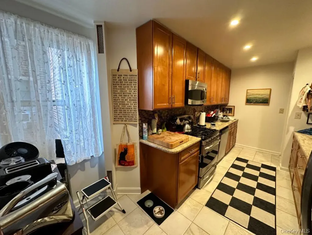 3299 Cambridge Avenue Bronx NY 10463