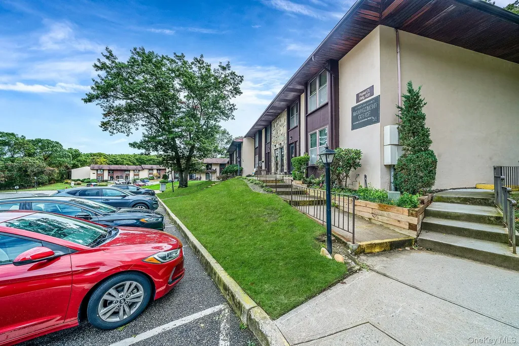 8 Juniper Court Selden NY 11784