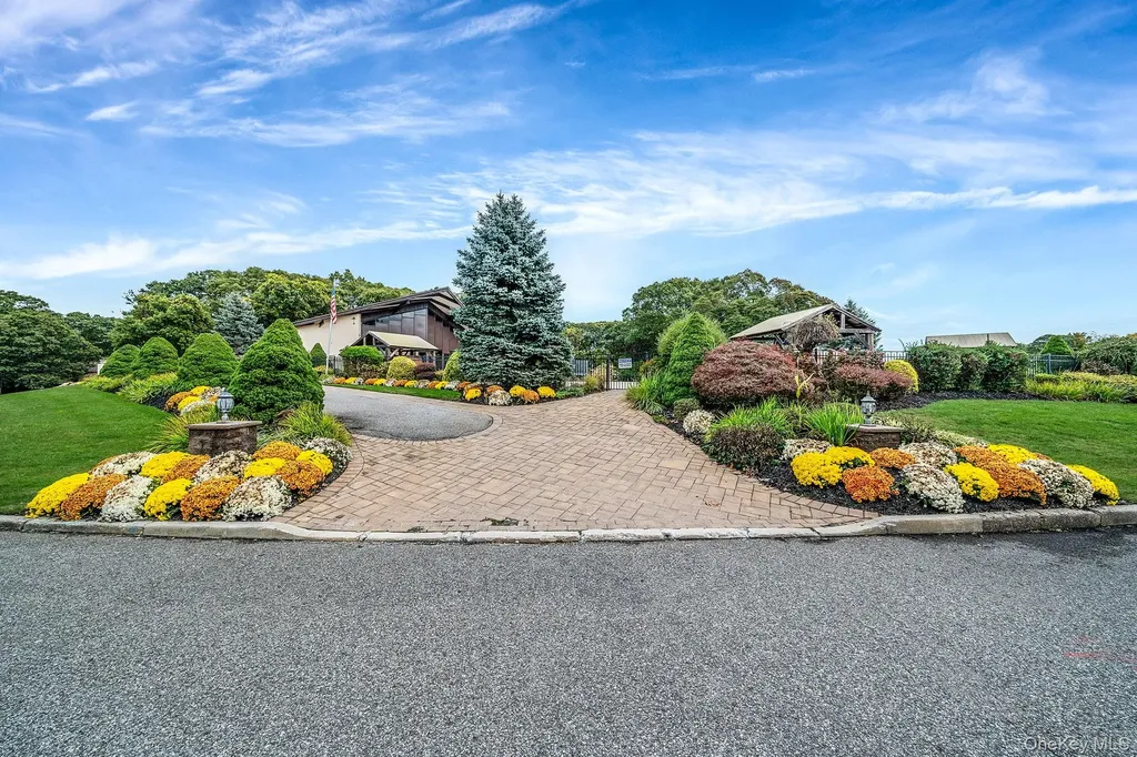 8 Juniper Court Selden NY 11784