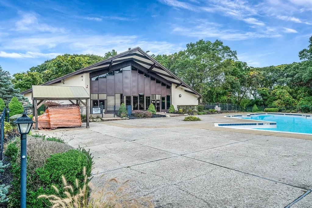 8 Juniper Court Selden NY 11784