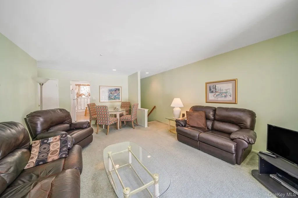 8 Juniper Court Selden NY 11784