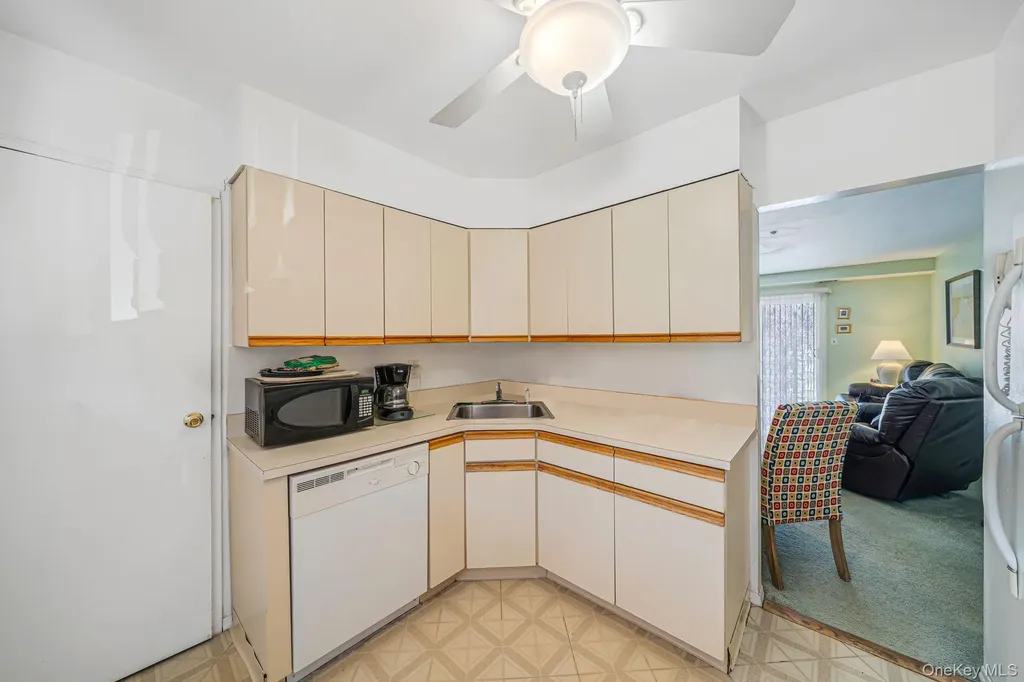 8 Juniper Court Selden NY 11784