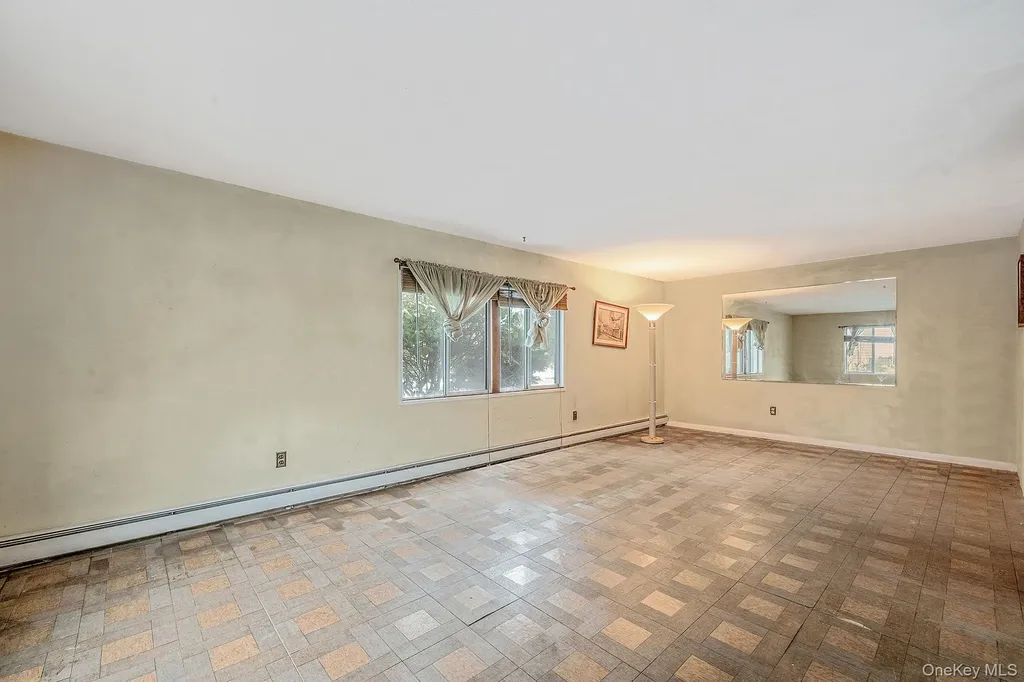22 Meyer Lane Medford NY 11763