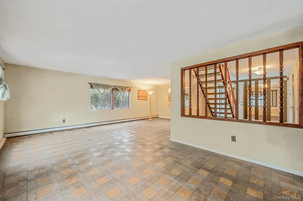 22 Meyer Lane Medford NY 11763