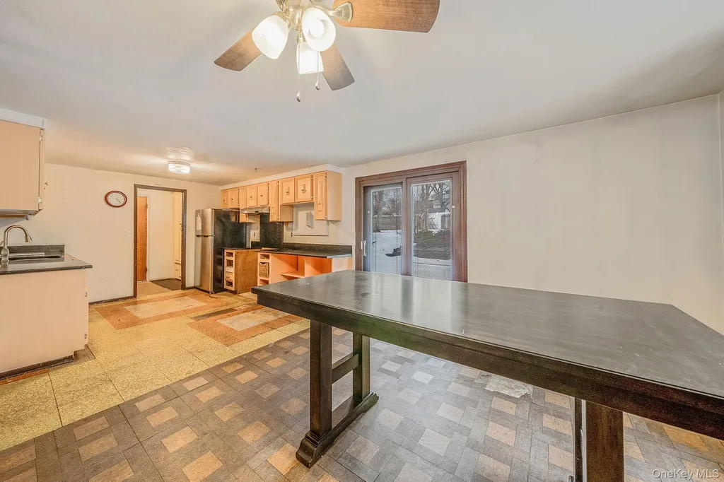 22 Meyer Lane Medford NY 11763