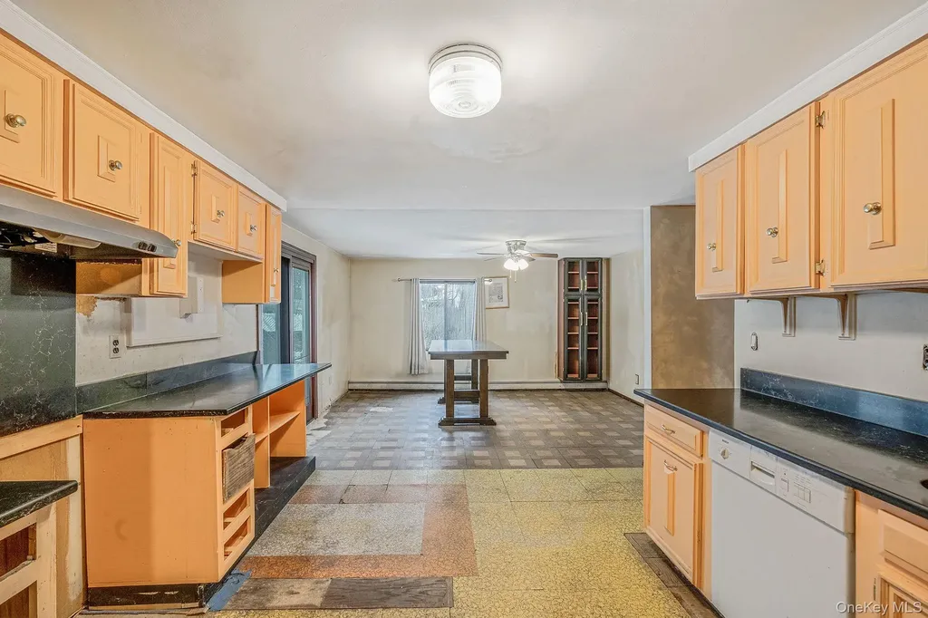 22 Meyer Lane Medford NY 11763