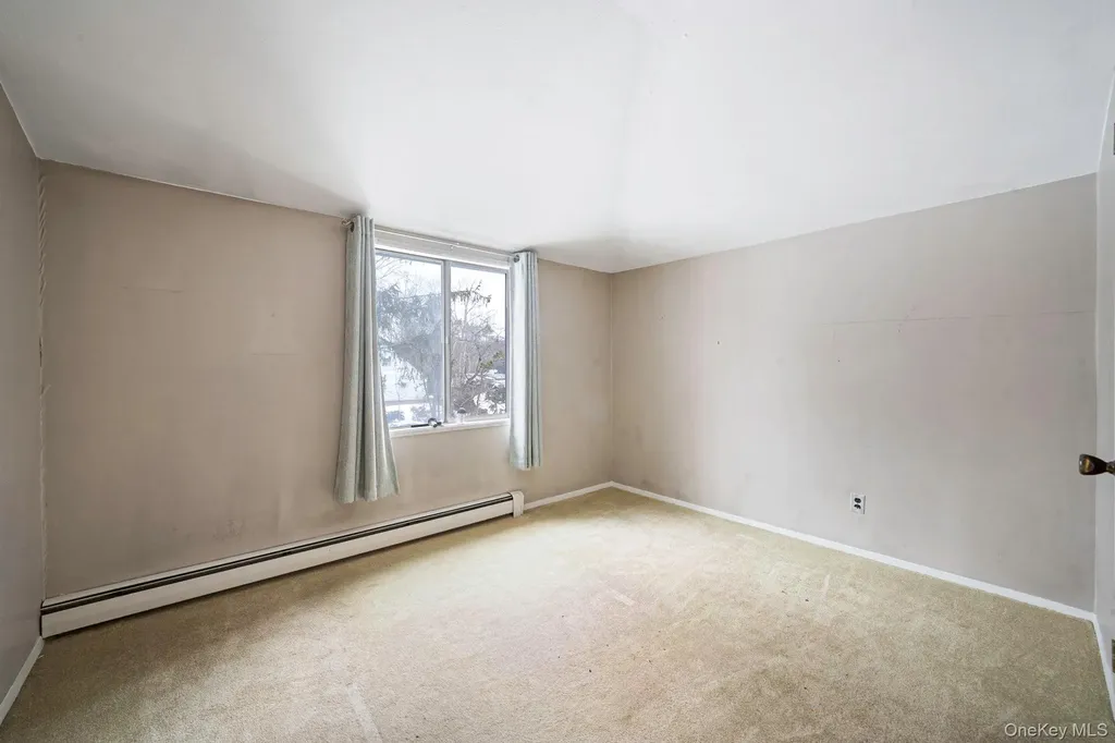 22 Meyer Lane Medford NY 11763