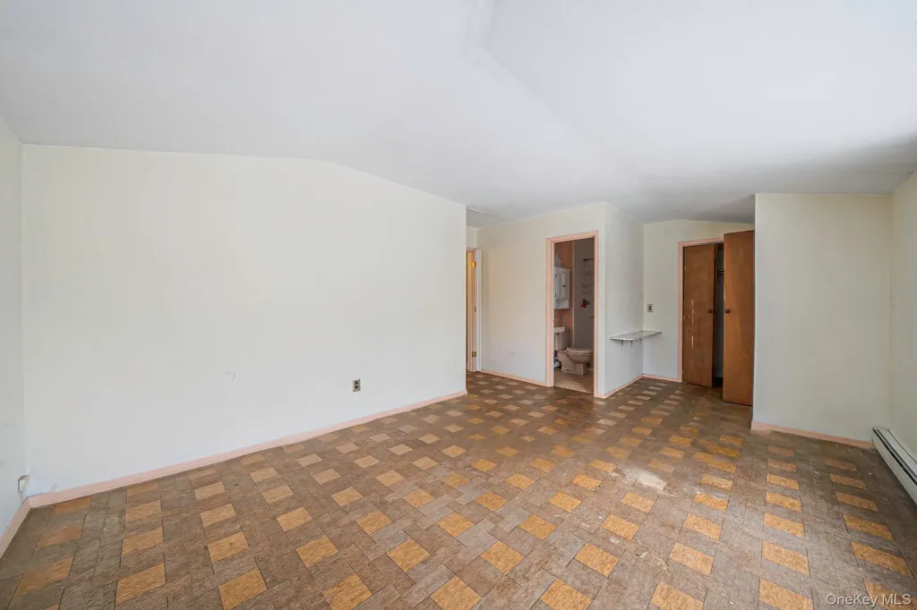 22 Meyer Lane Medford NY 11763