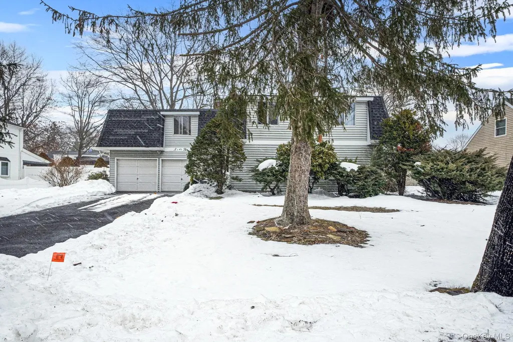 22 Meyer Lane Medford NY 11763
