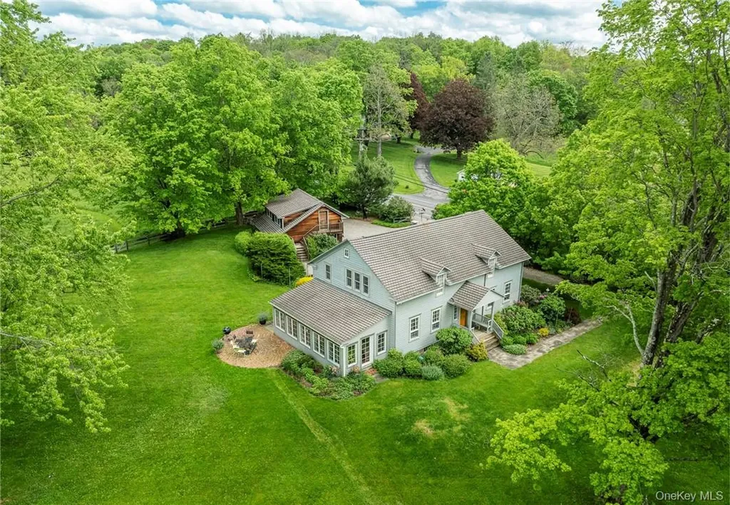 1282 Hollow Road Clinton Corners NY 12514