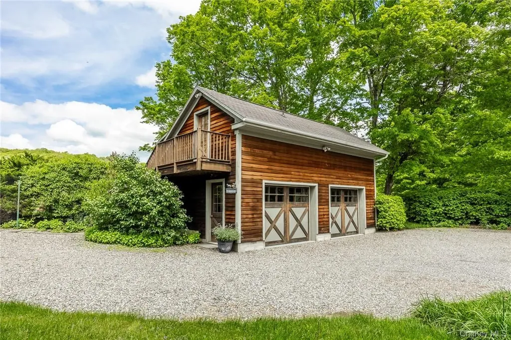 1282 Hollow Road Clinton Corners NY 12514