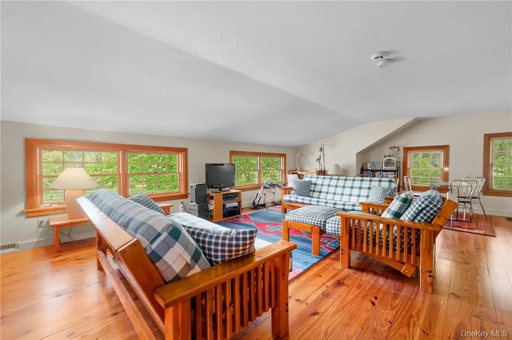 1282 Hollow Road Clinton Corners NY 12514