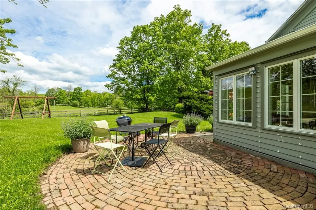 1282 Hollow Road Clinton Corners NY 12514