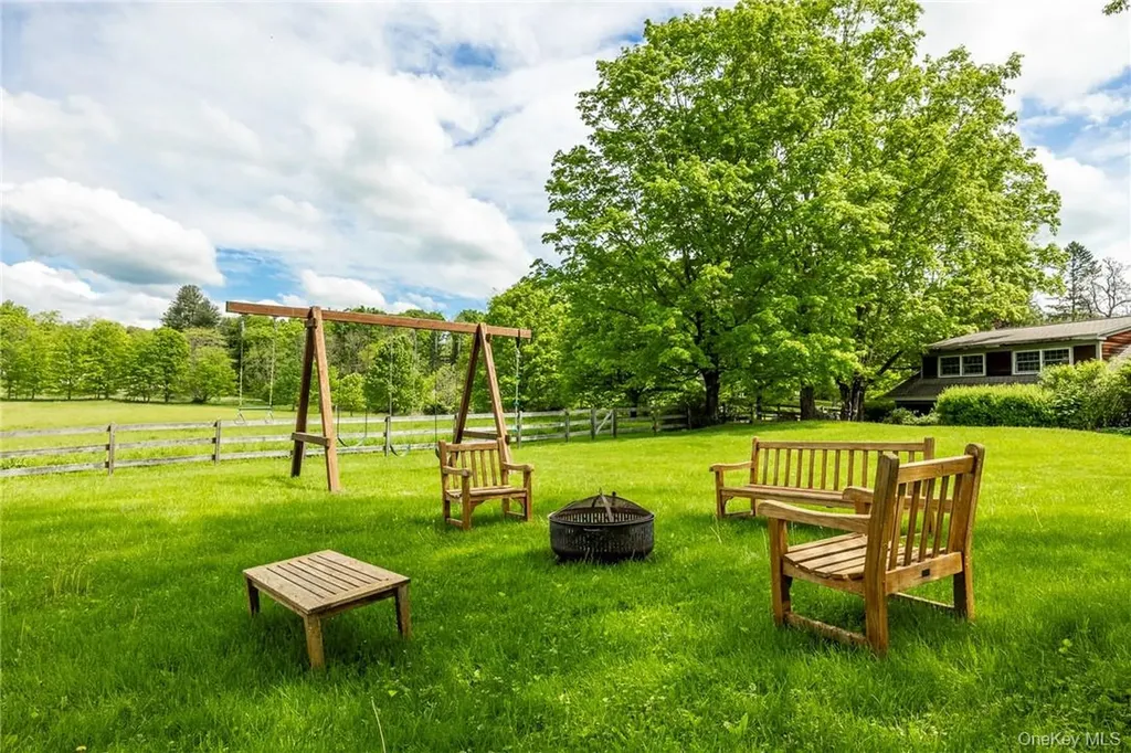 1282 Hollow Road Clinton Corners NY 12514