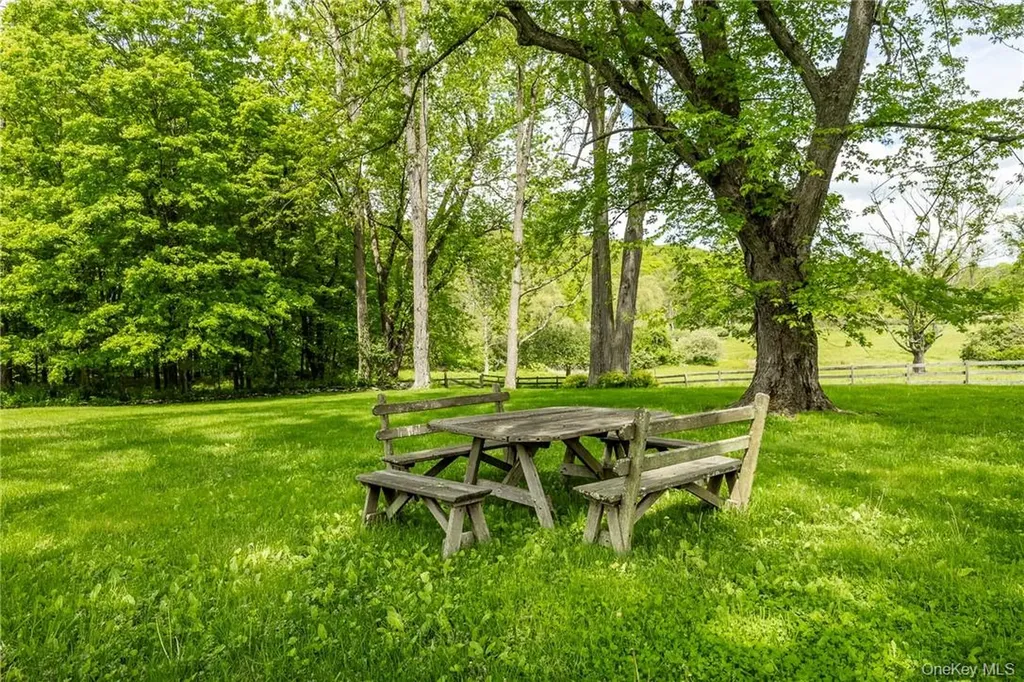 1282 Hollow Road Clinton Corners NY 12514