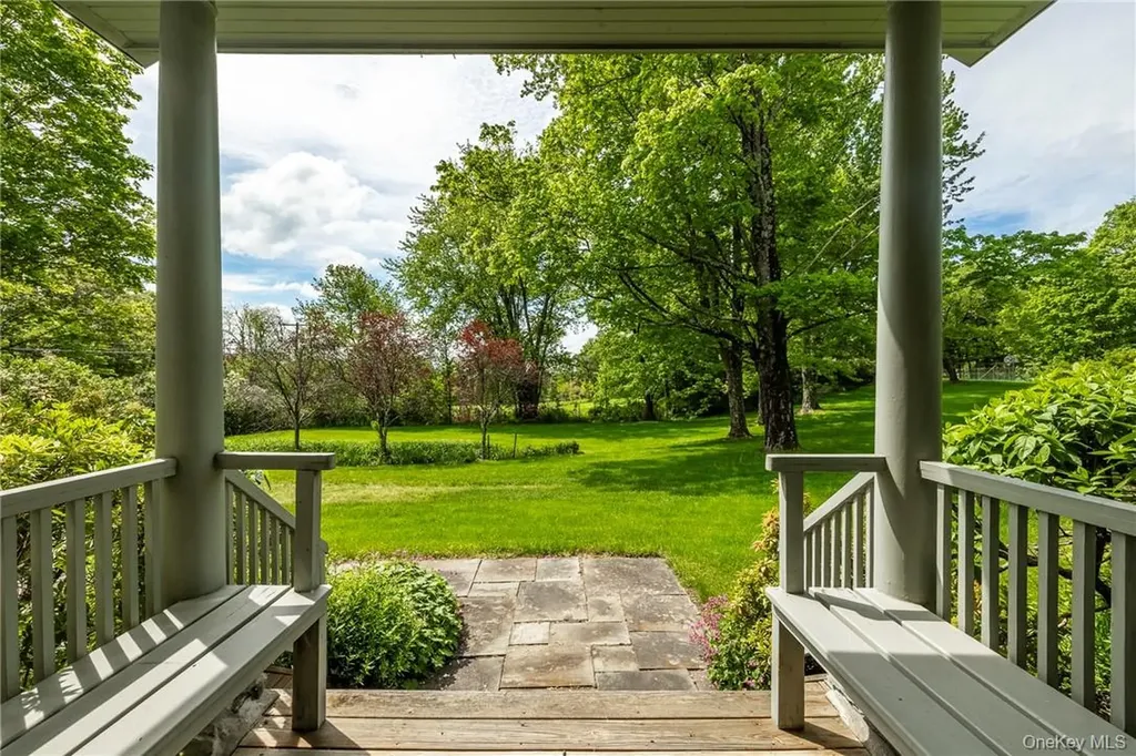 1282 Hollow Road Clinton Corners NY 12514