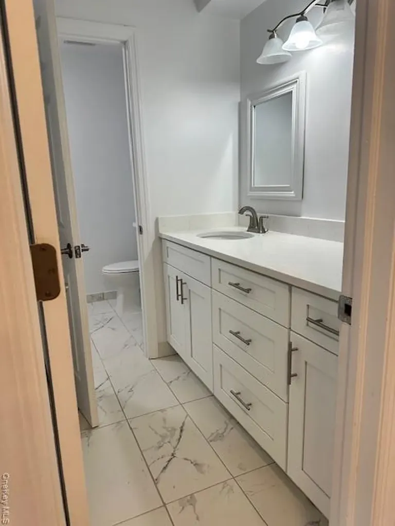 5 Pointe Circle S Coram NY 11727