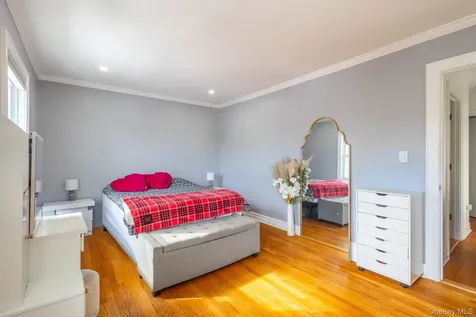 50 Acorn Terrace New Rochelle NY 10801