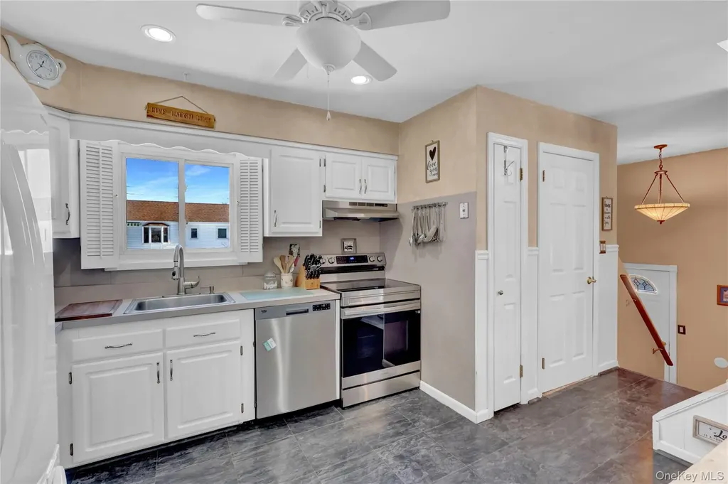 43 Westchester Avenue West Babylon NY 11704