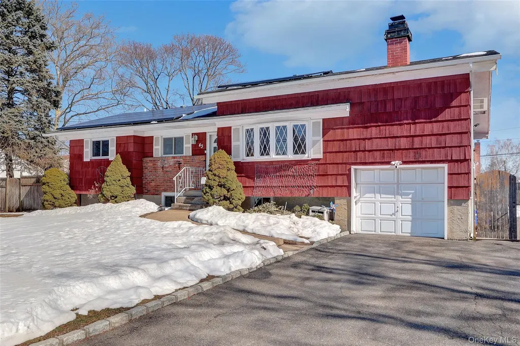 43 Westchester Avenue West Babylon NY 11704