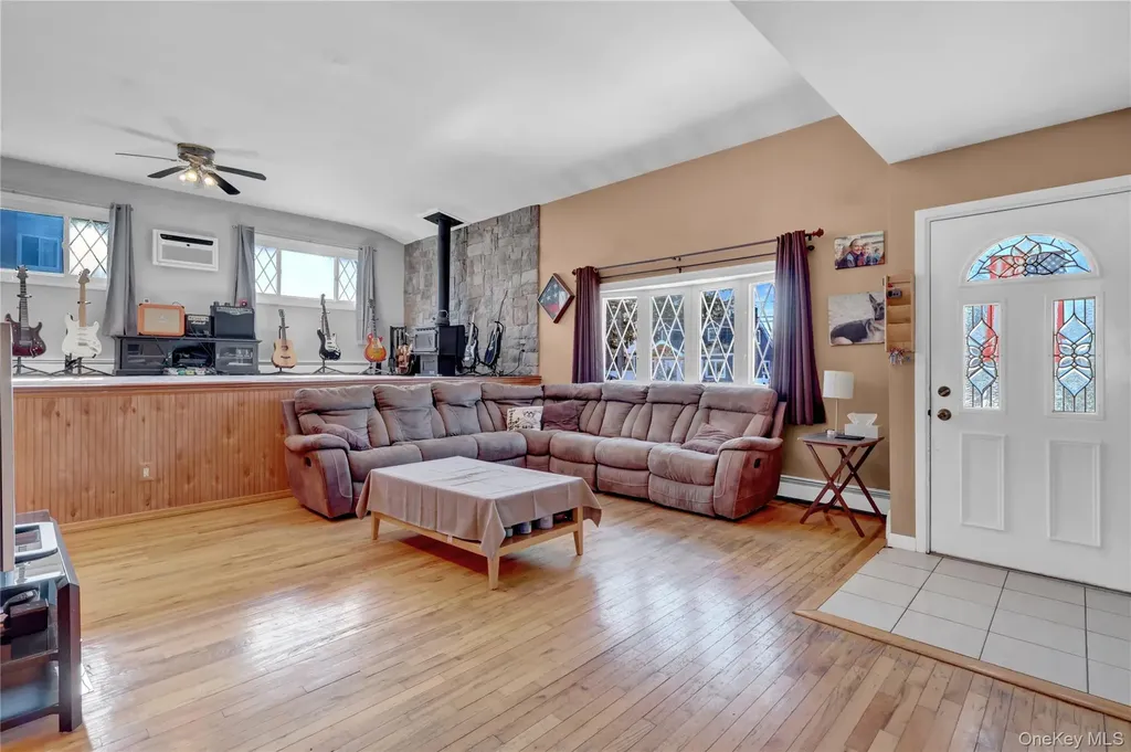 43 Westchester Avenue West Babylon NY 11704