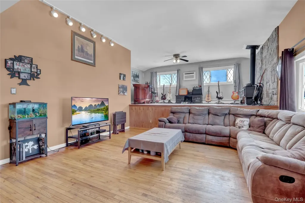 43 Westchester Avenue West Babylon NY 11704
