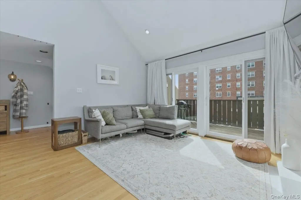 379 W Broadway Long Beach NY 11561