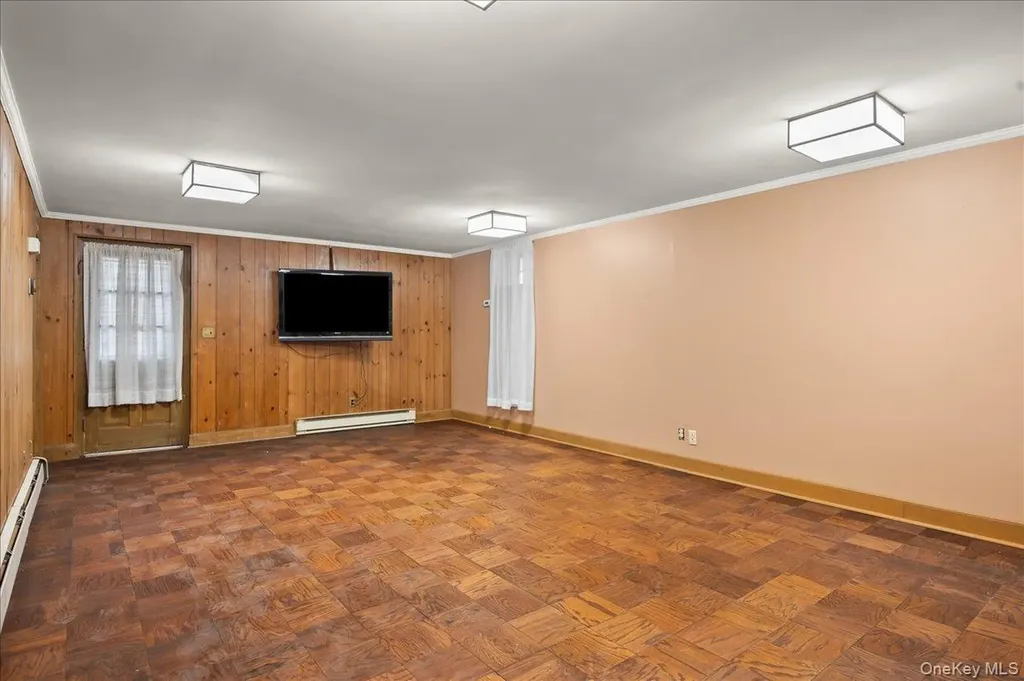 112 Barton Road White Plains NY 10605