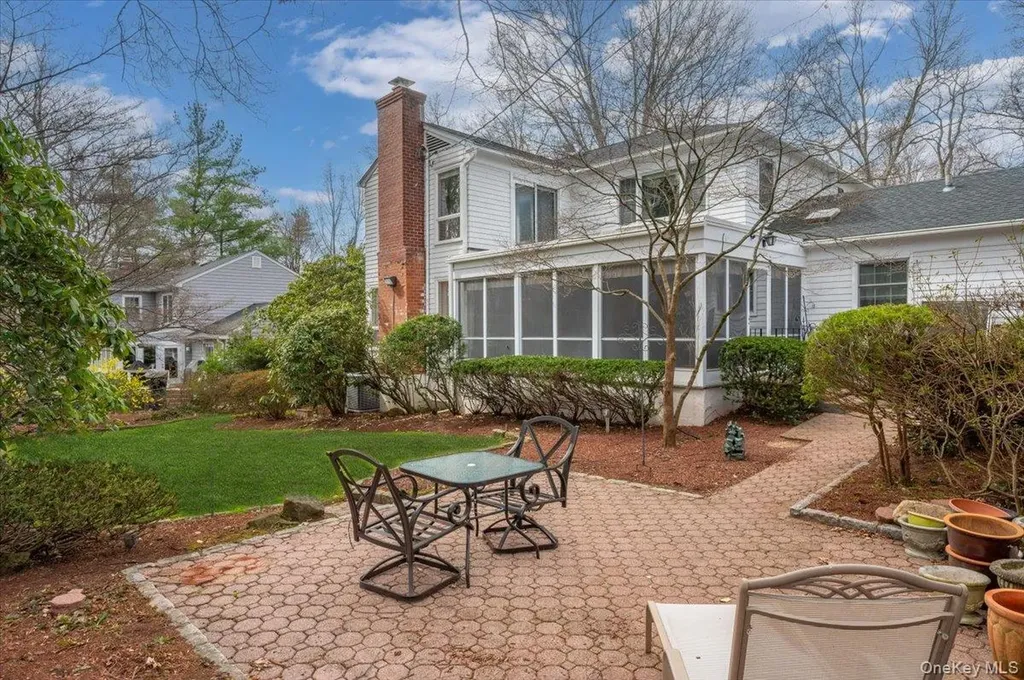 112 Barton Road White Plains NY 10605