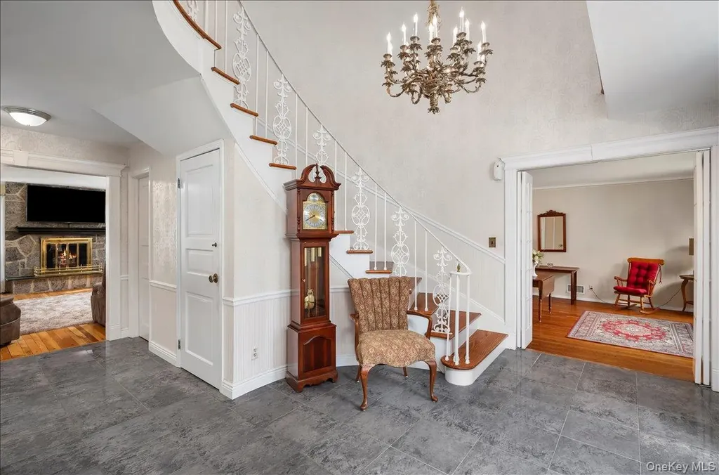112 Barton Road White Plains NY 10605