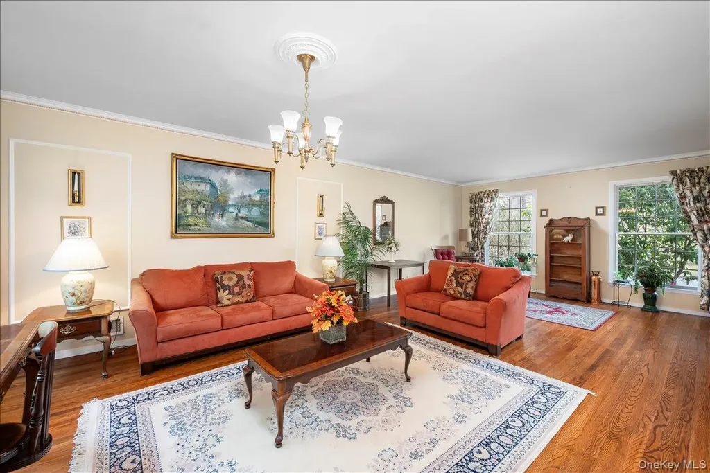 112 Barton Road White Plains NY 10605