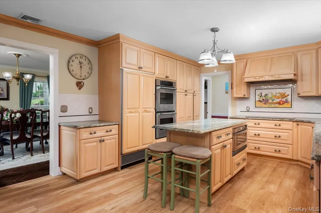 112 Barton Road White Plains NY 10605