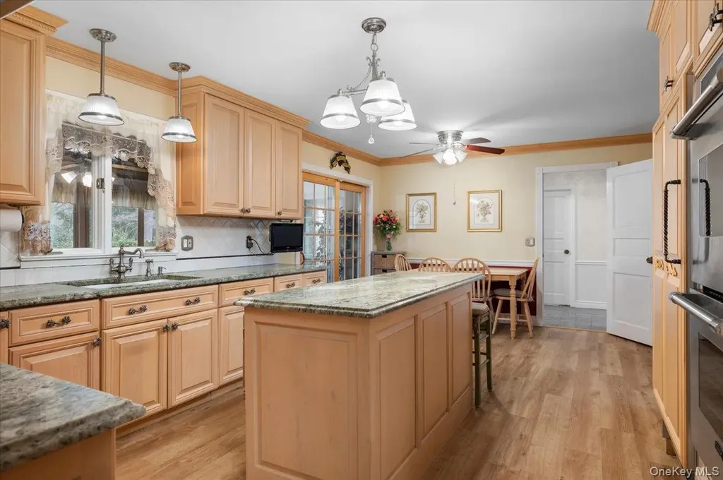 112 Barton Road White Plains NY 10605