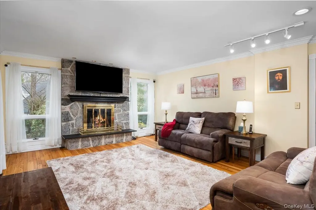 112 Barton Road White Plains NY 10605