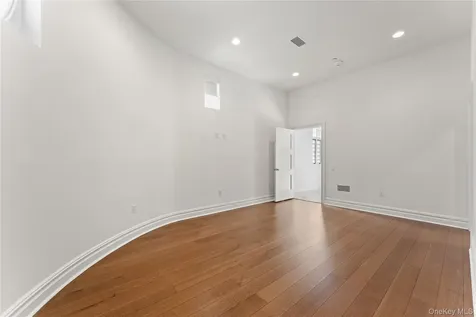 2 Weaver Street Scarsdale NY 10583