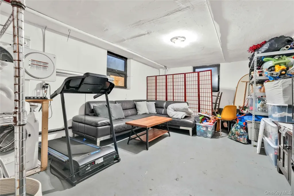 7707 Ditmars Boulevard East Elmhurst NY 11370
