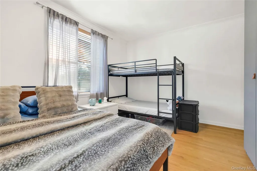 7707 Ditmars Boulevard East Elmhurst NY 11370