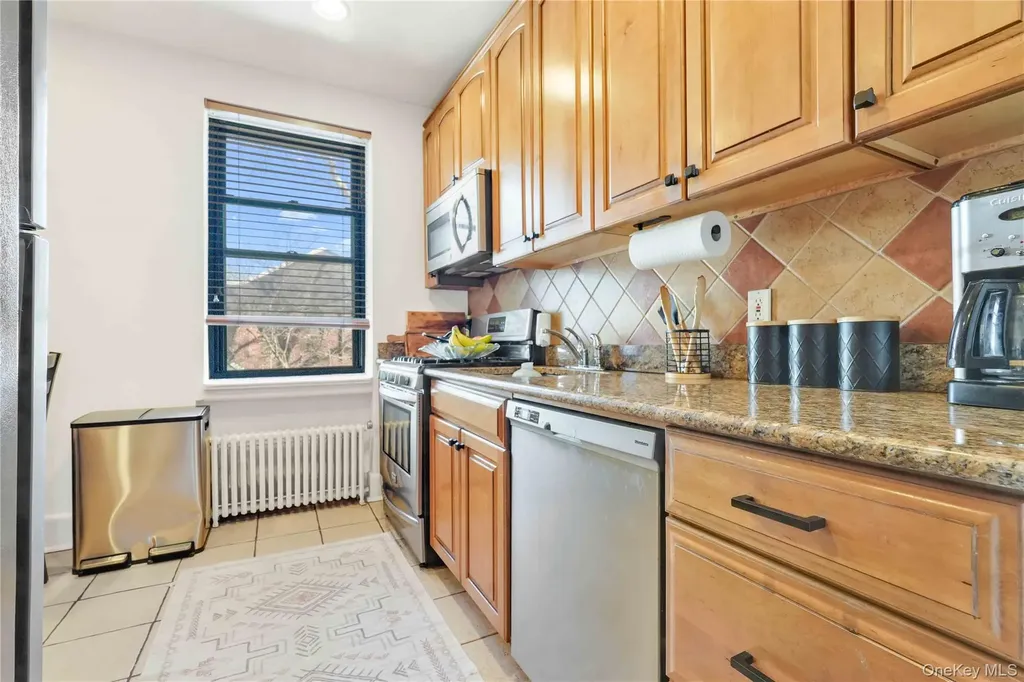 7707 Ditmars Boulevard East Elmhurst NY 11370