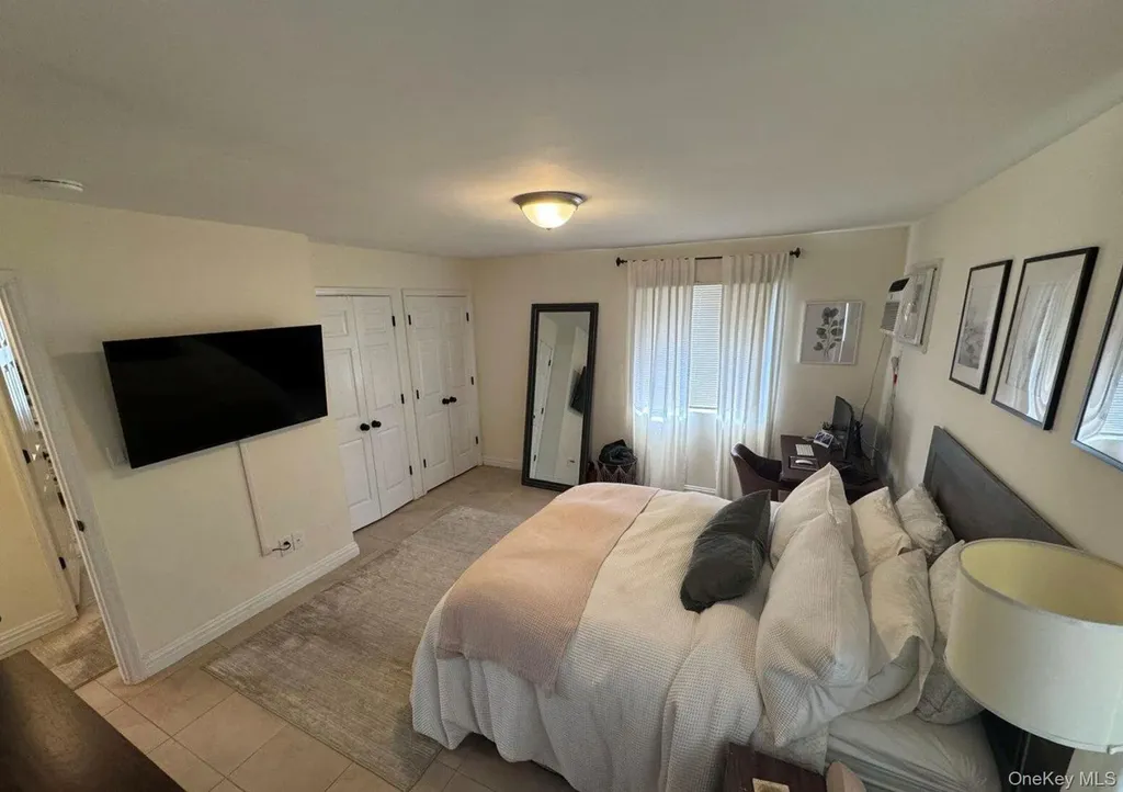 518 E Penn Street Long Beach NY 11561