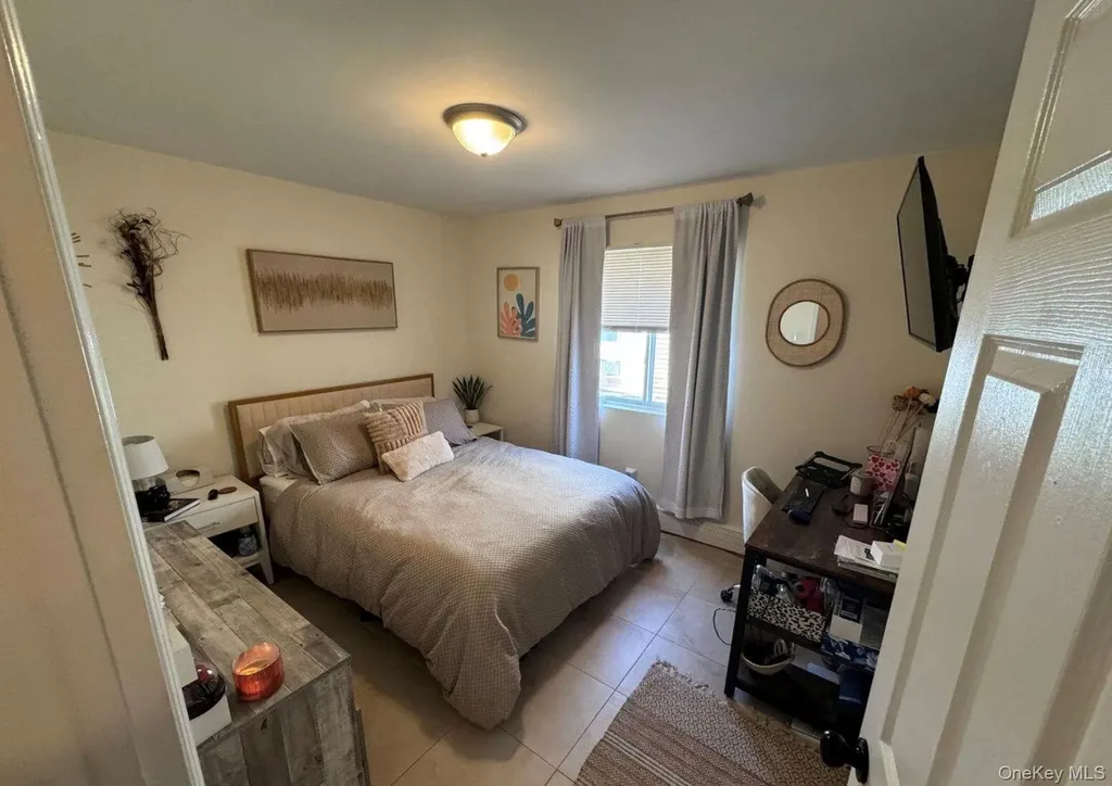 518 E Penn Street Long Beach NY 11561