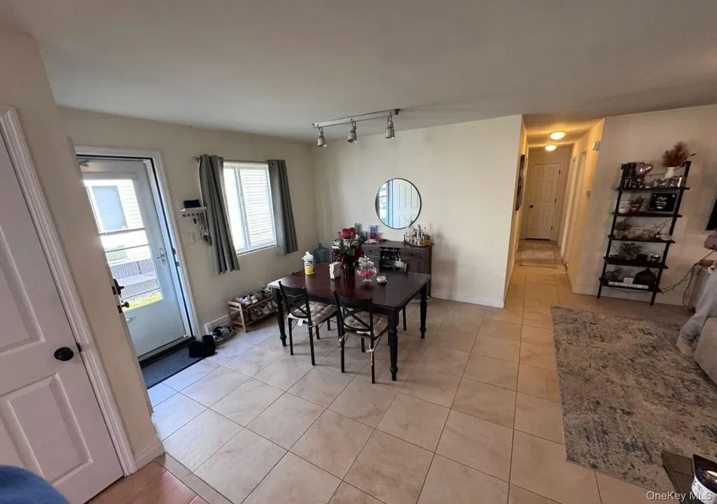 518 E Penn Street Long Beach NY 11561