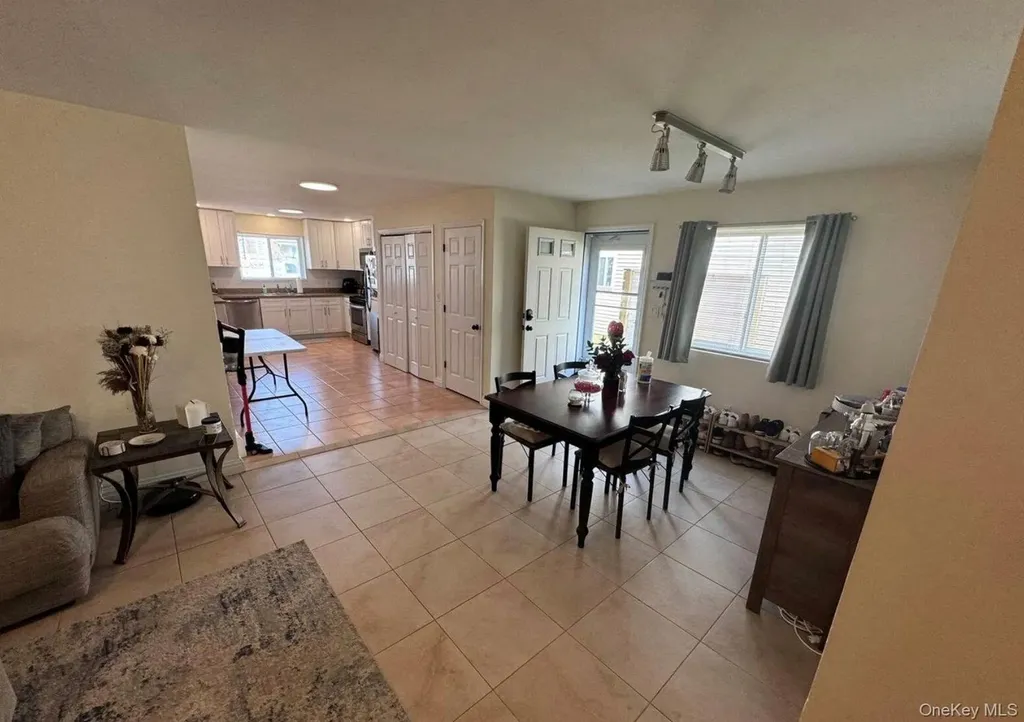 518 E Penn Street Long Beach NY 11561