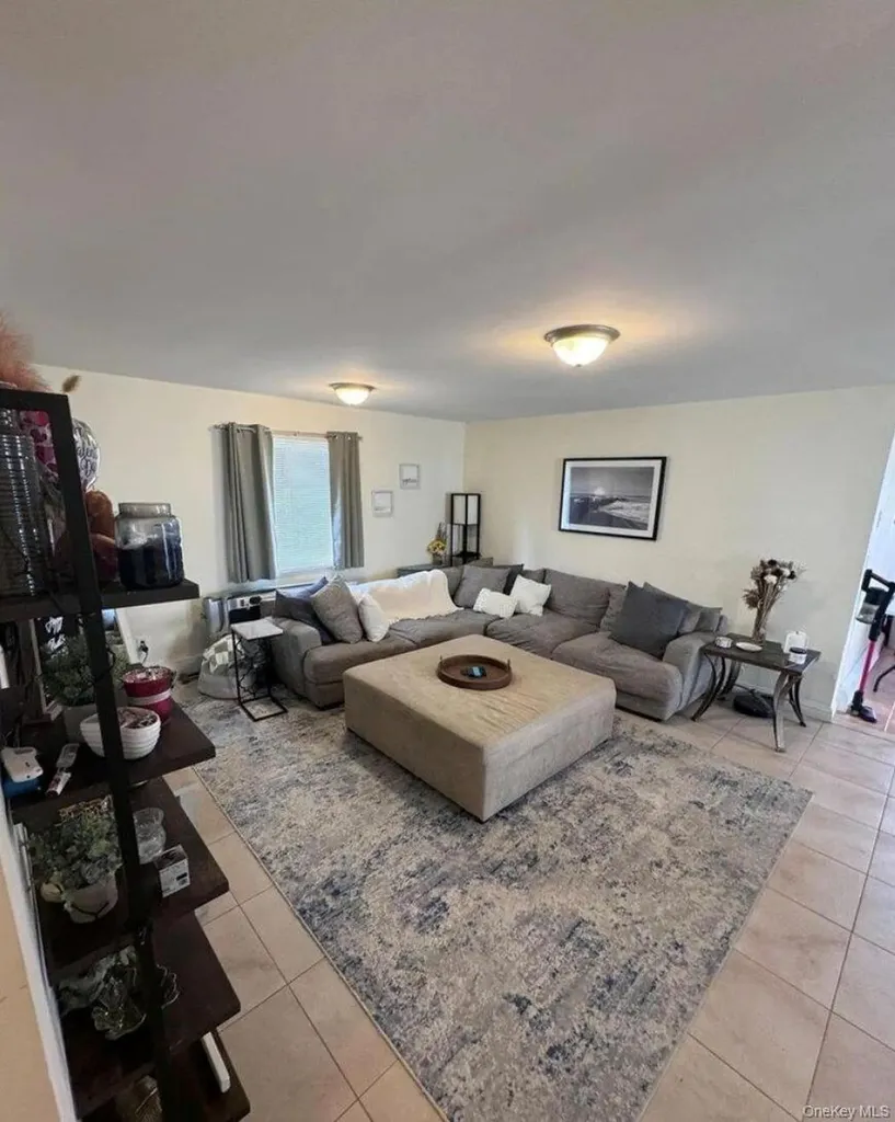 518 E Penn Street Long Beach NY 11561