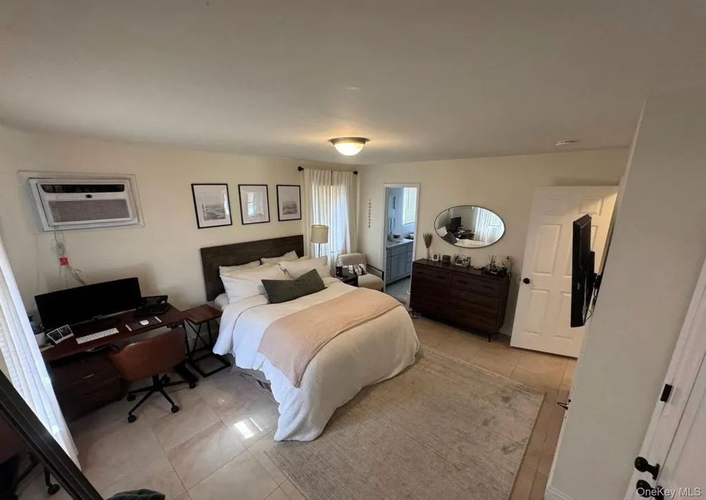 518 E Penn Street Long Beach NY 11561