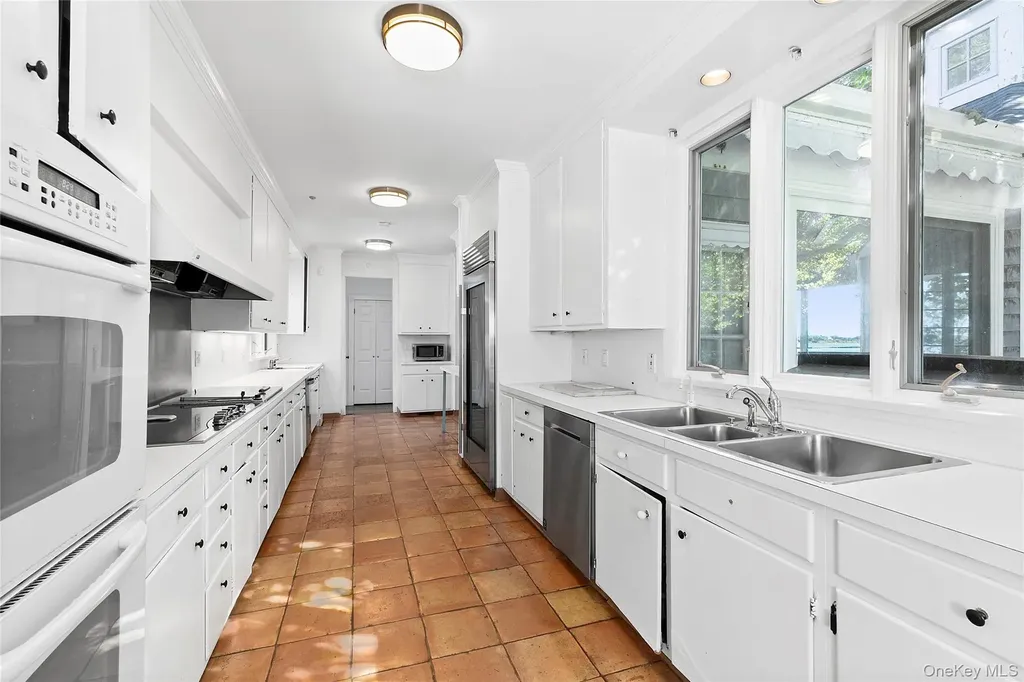 11 Bay Road Quogue NY 11959