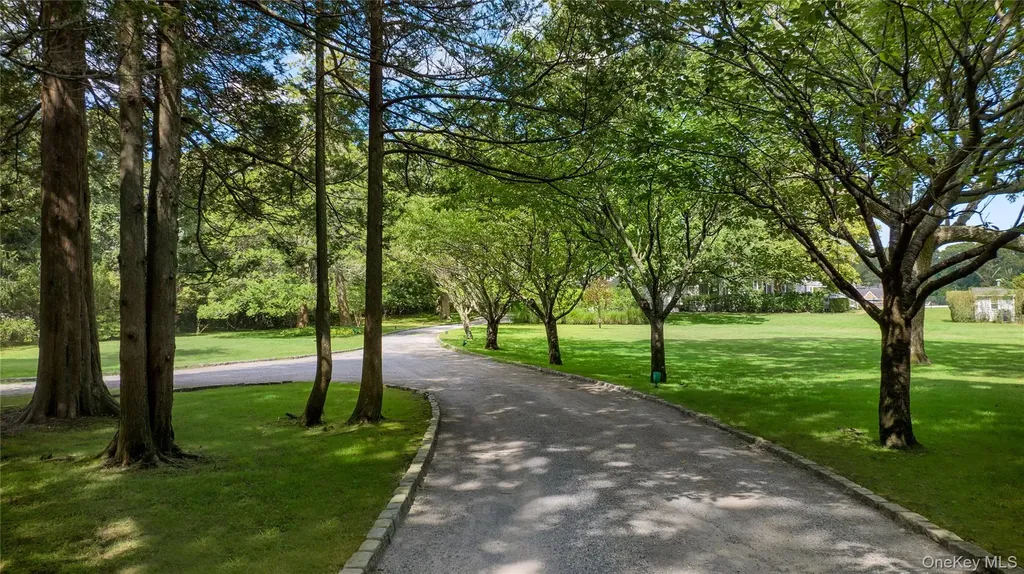 11 Bay Road Quogue NY 11959