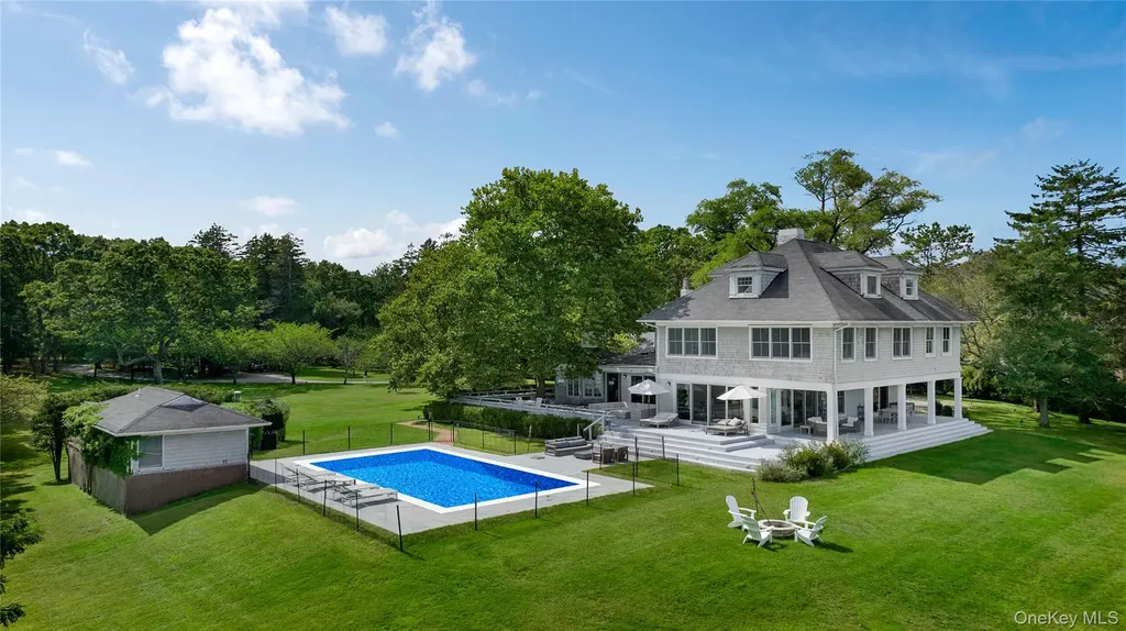 11 Bay Road Quogue NY 11959