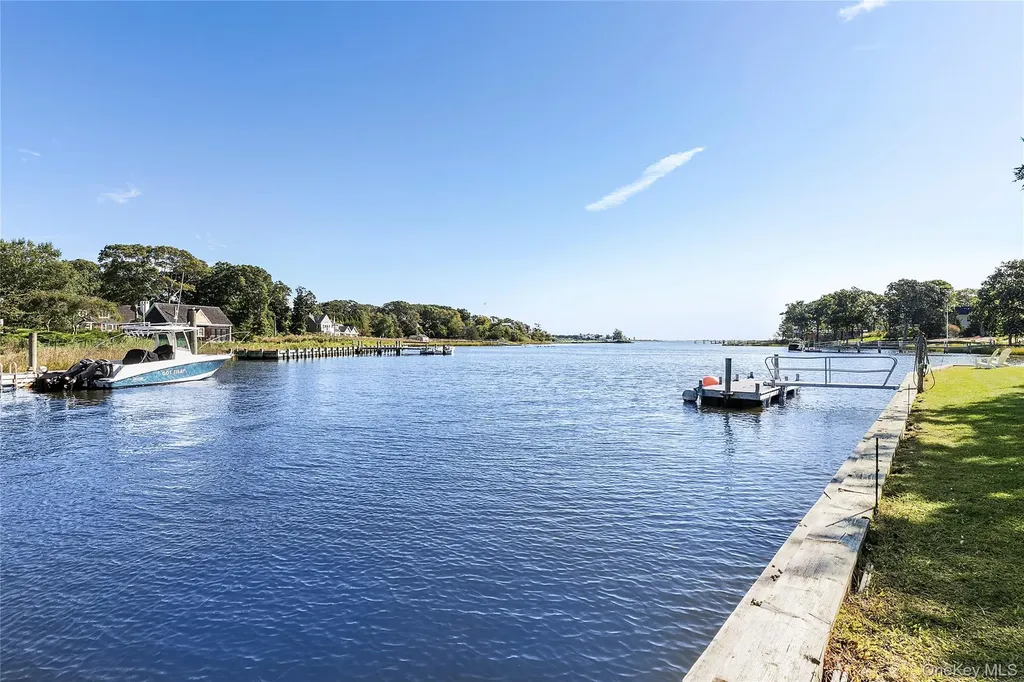11 Bay Road Quogue NY 11959