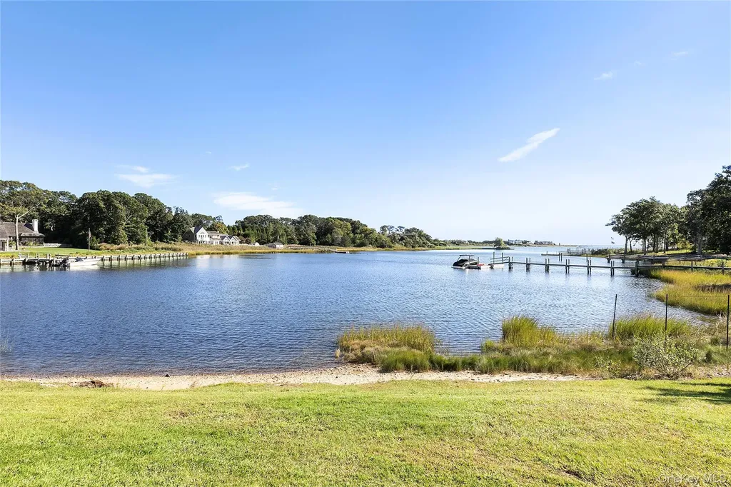 11 Bay Road Quogue NY 11959