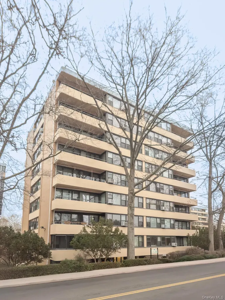 715 162nd Street Beechhurst NY 11357